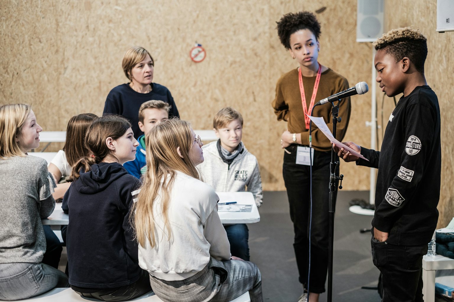 Slamdichter Esohe Weyden op de Boekenbeurs