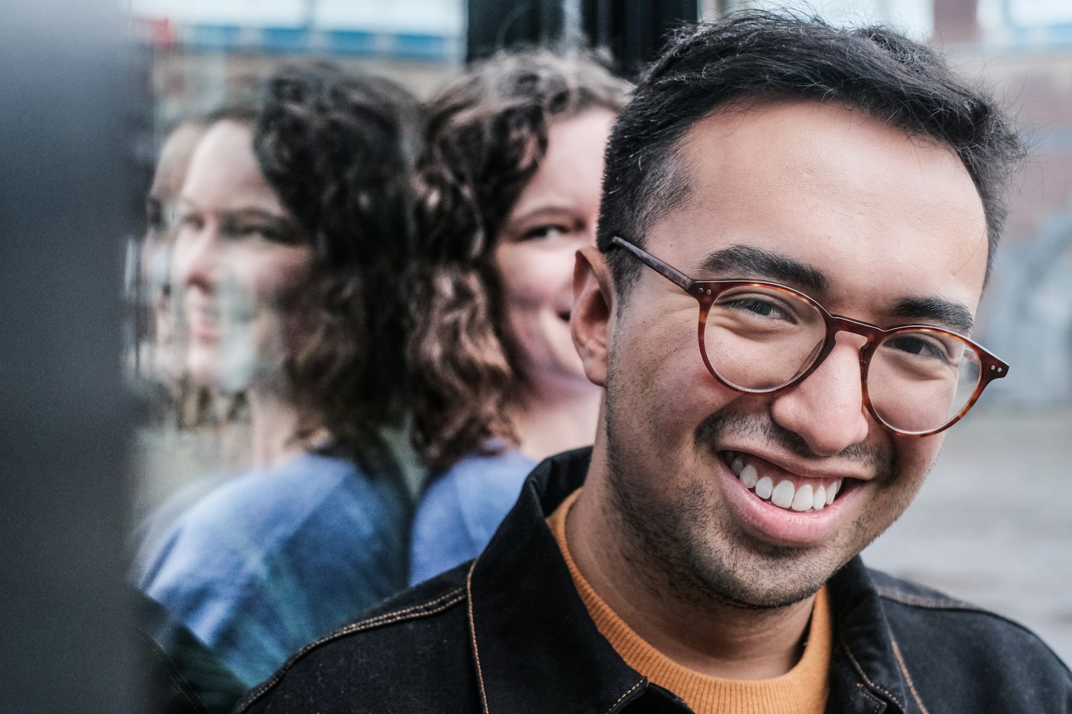 Diego Rodriguez en Esther de Gries, zijn ‘meter’ toen hij bij Literatuur Vlaanderen begon te werken.