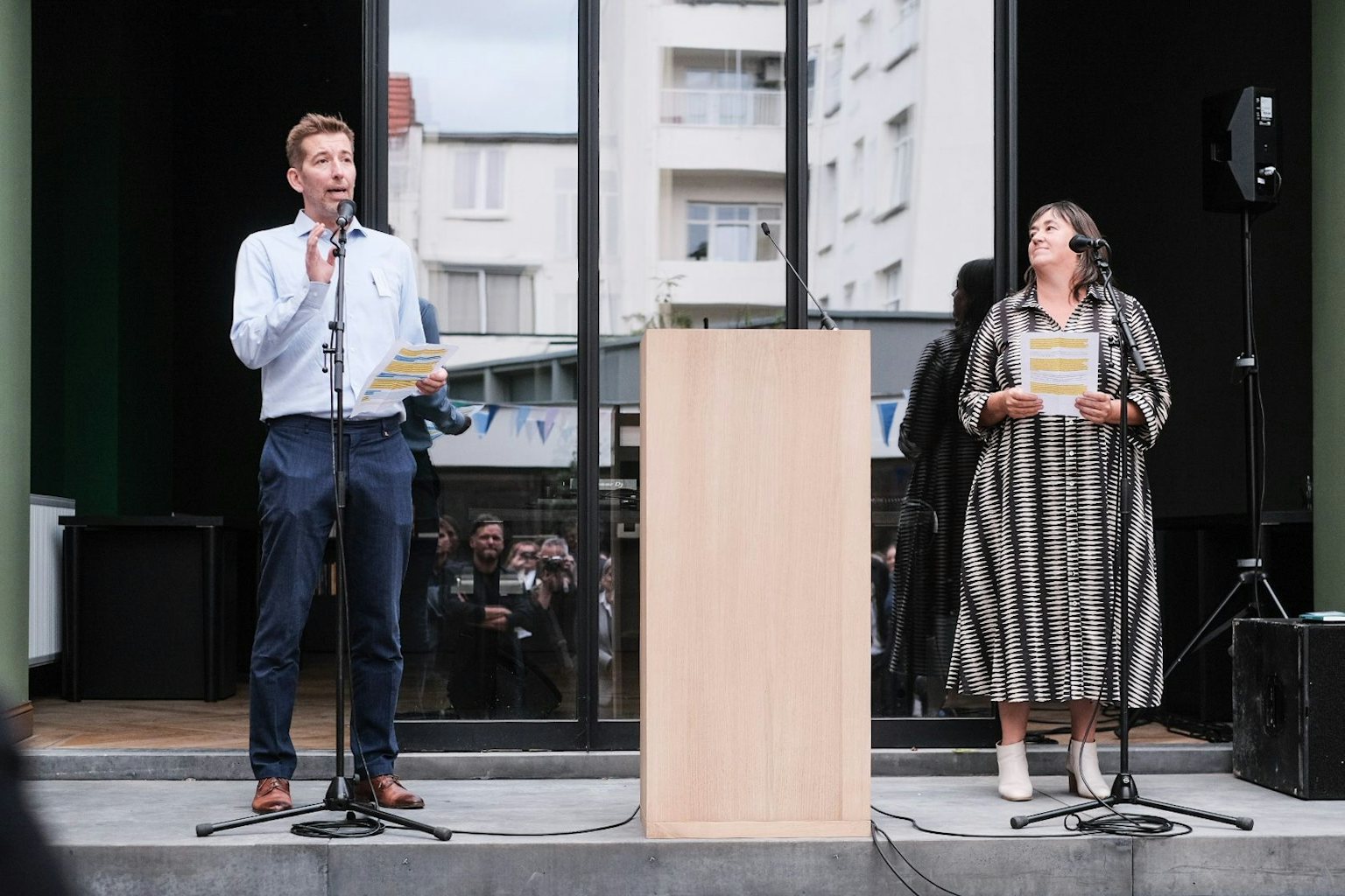 Paul Hermans en Sylvie Dhaene bij de opening van Hotel Dumont